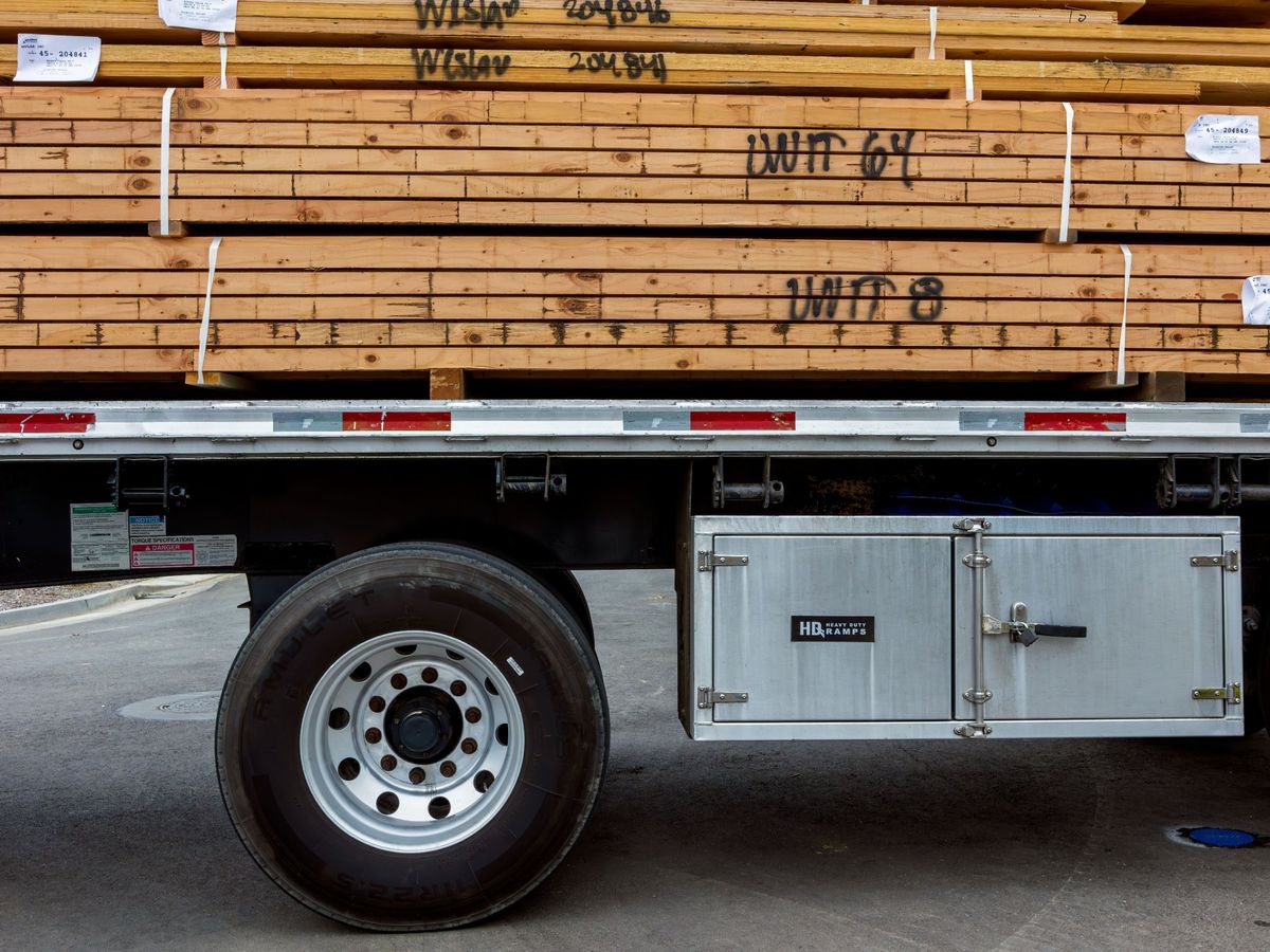 Flatbed semi trailer
